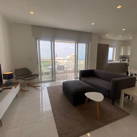 Spectacular Distant Seaview Apt Sliema Esterno foto