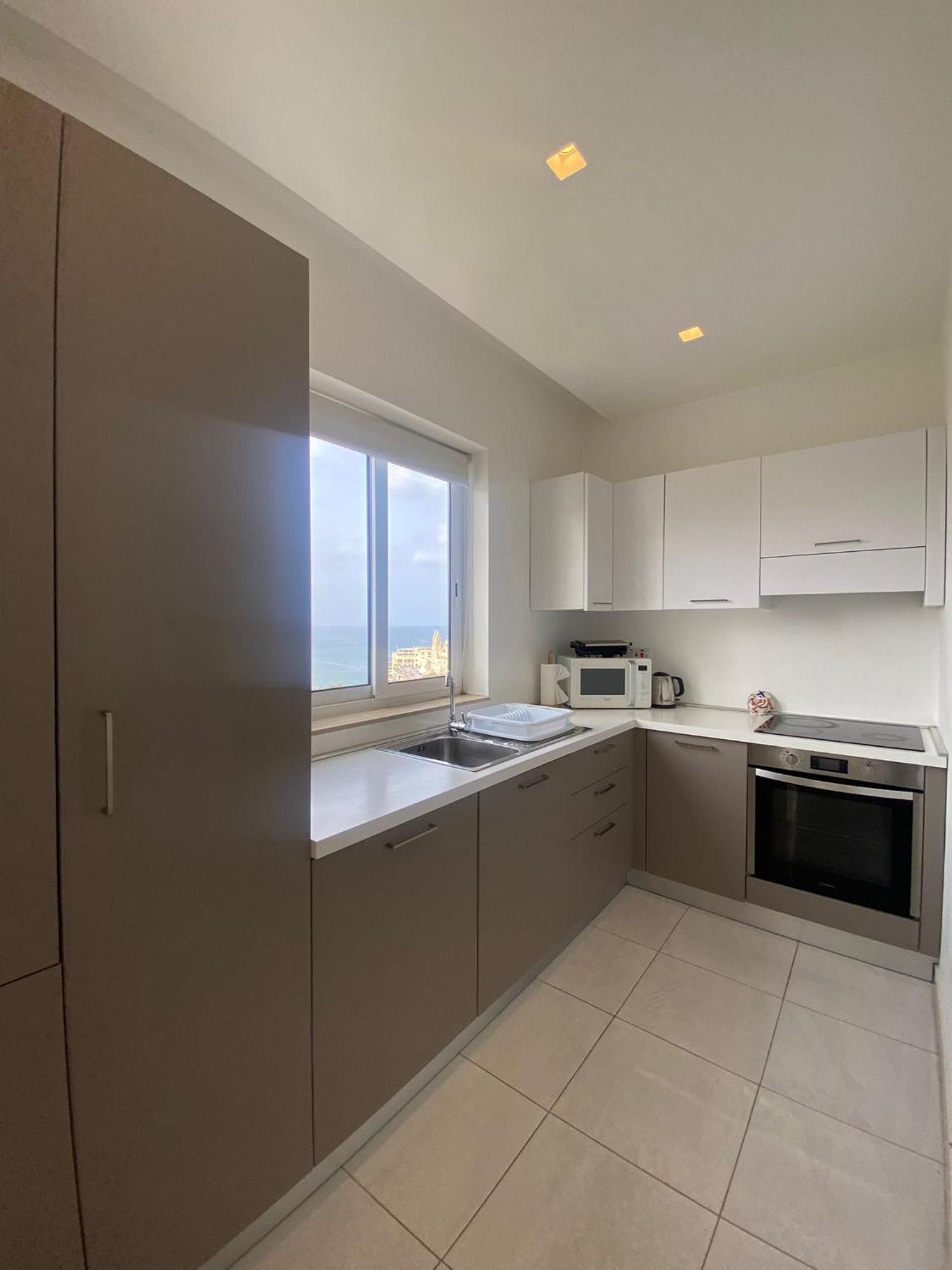 Spectacular Distant Seaview Apt Sliema Esterno foto