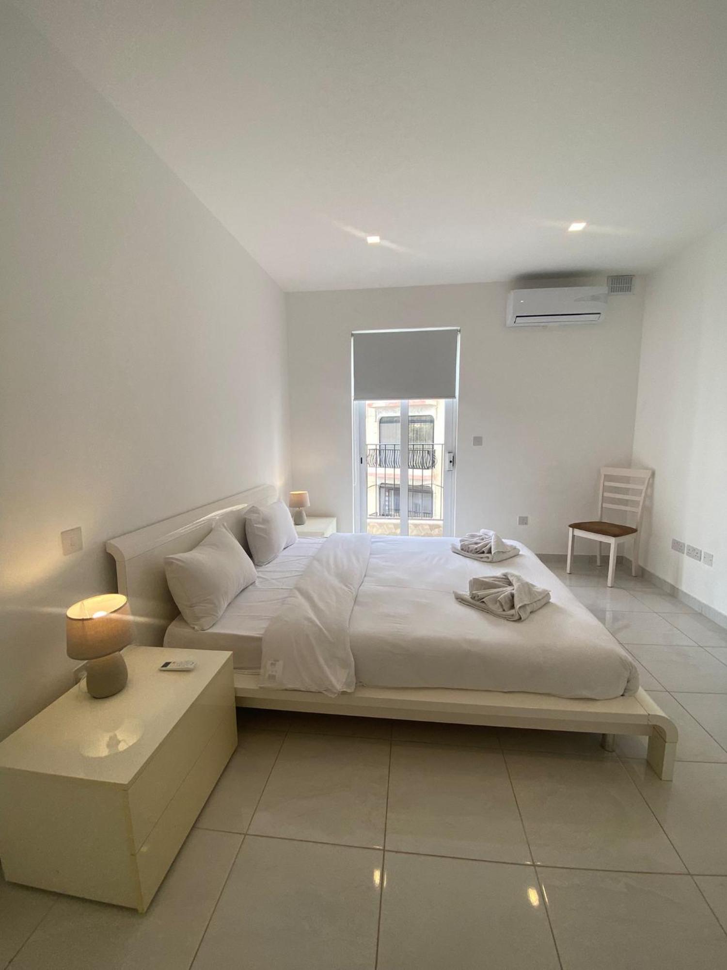 Spectacular Distant Seaview Apt Sliema Esterno foto